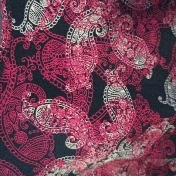 LuLaRoe Paisley Top❤️ - Picture 2 of 5